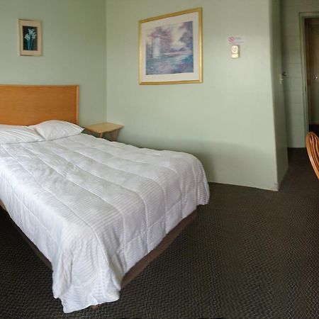 Chimo Motel Cochrane Kültér fotó