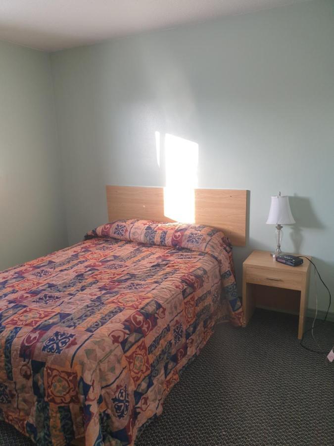 Chimo Motel Cochrane Kültér fotó