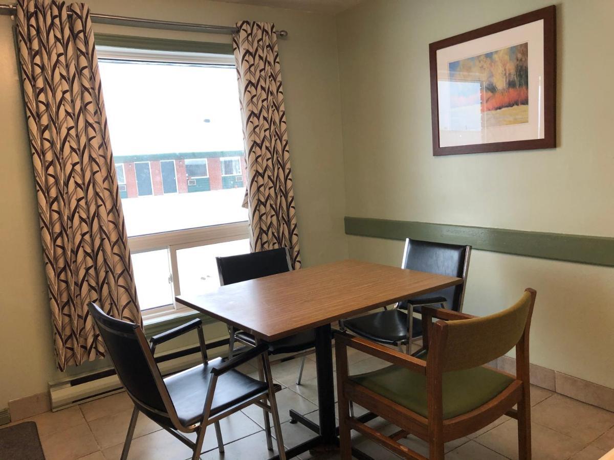Chimo Motel Cochrane Kültér fotó